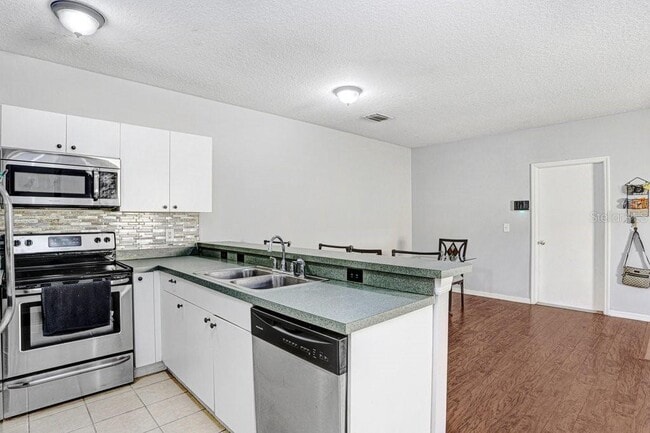 Photo - 2322 28th Ave E