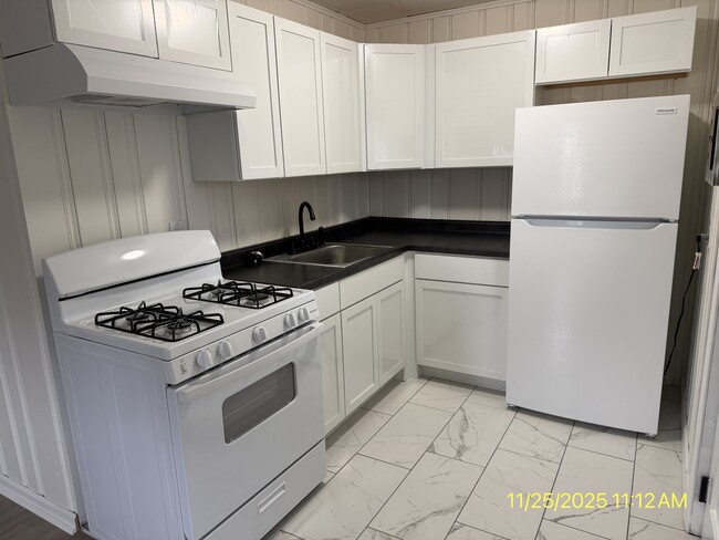 Photo - 2501 E 5th St