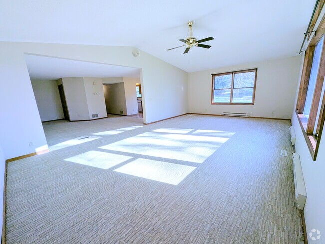 Building Photo - 3314 Berwood Ct W Unit 3314 Rental