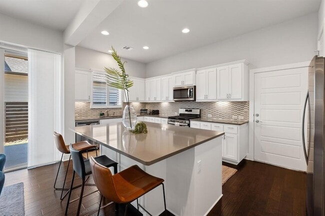 Photo - 1506 Arcilla St