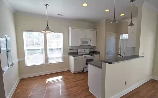 Photo - 2BR, 2BA Duplex with Close Water Access fo...
