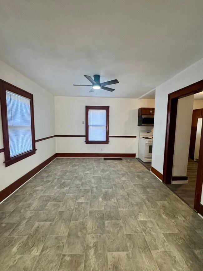 Photo - 1338 W 13th St