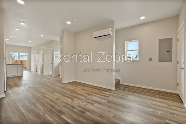 Photo - 1684 SW Salmon Ave