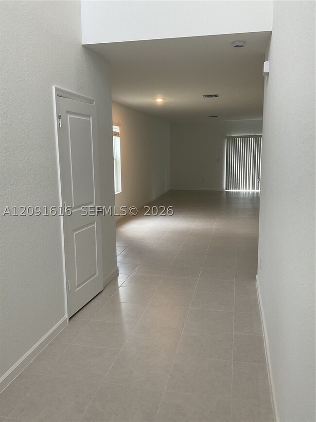 5924 NW Fairfox Wy