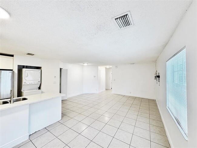 Photo - 1136 NW 5th Ct