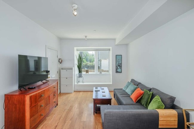 Photo - 1202 Jackson St NE