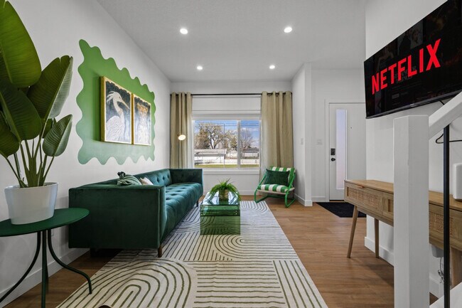 Photo - 11017-11155 155 St NW Unit SI ID1308631P