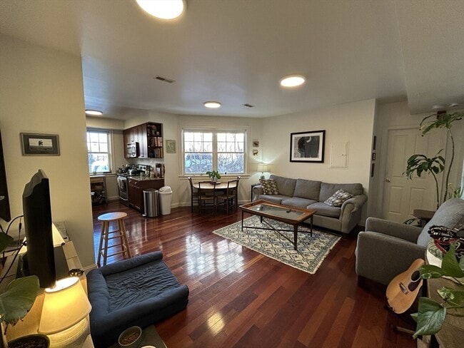 Building Photo - 43 Pitman St Unit 303