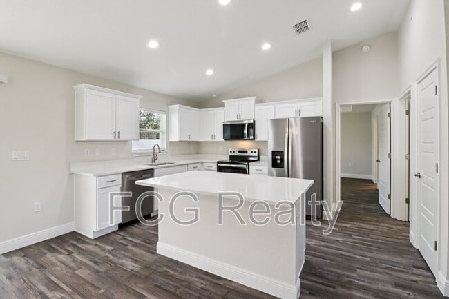 Photo - 7299 Hemlock Rd