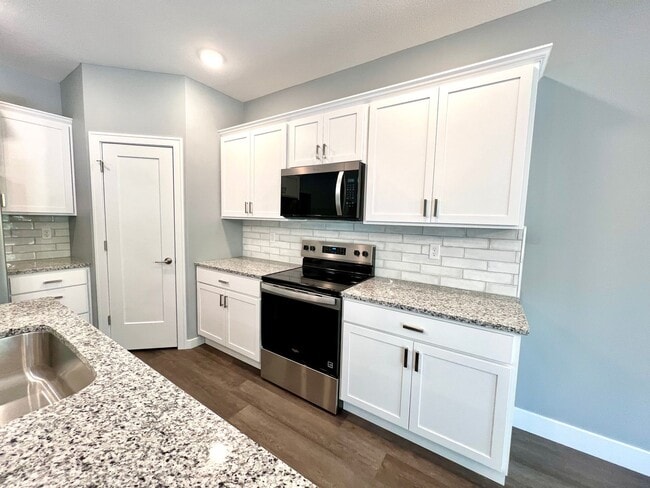 Photo - Modern 3 Bedroom Duplex in Irvine Acres!