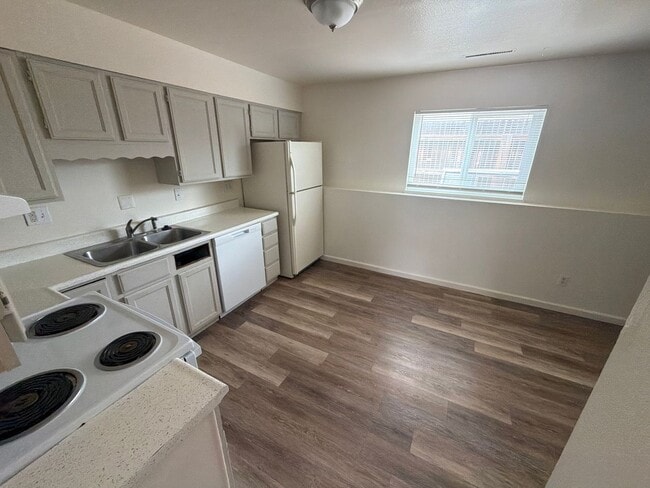 Photo - 4457 E Pikes Peak Ave Unit 4457