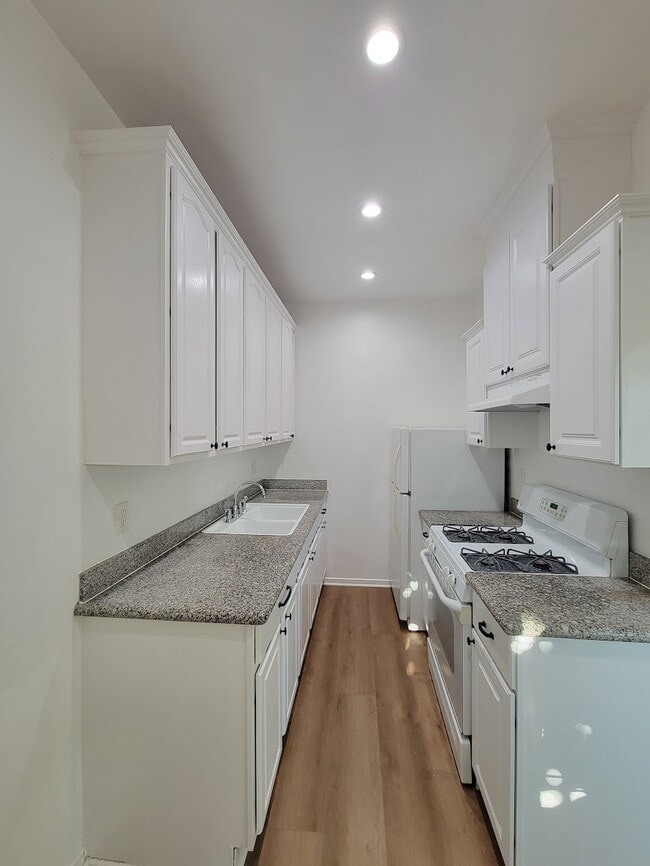Building Photo - Sunfield Properties Rental