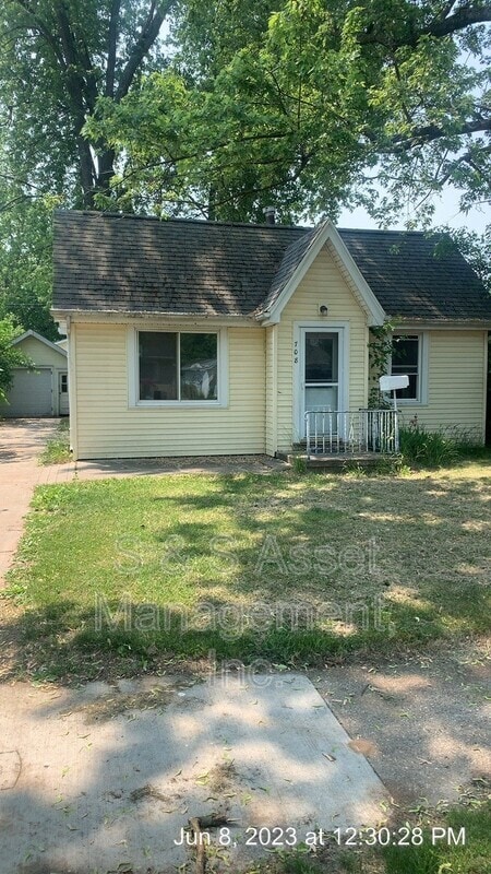 Building Photo - 708 Fenton St Rental