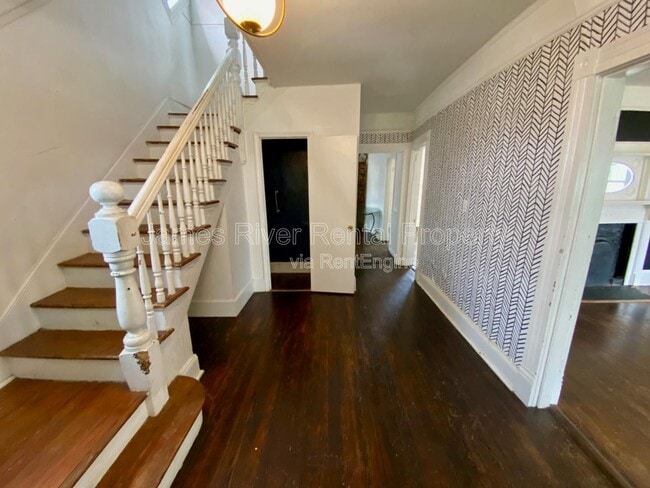 Building Photo - 800 Pierce St