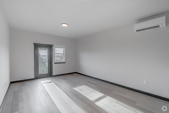 1BR, 1BA - 767SF - Living Room - The Trailhead