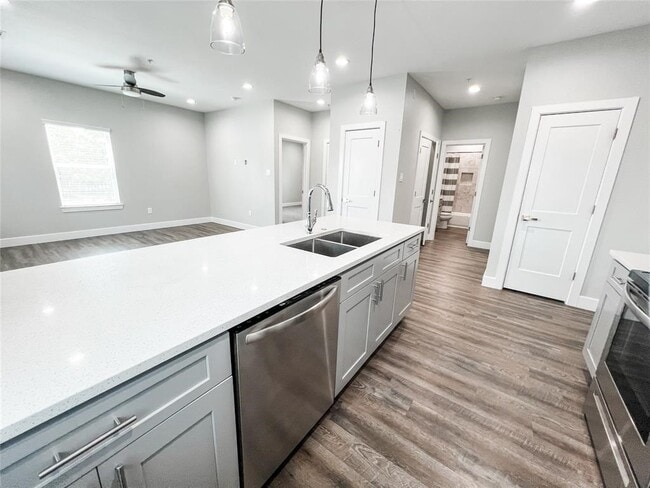 Photo - 144 W 5th St Unit B