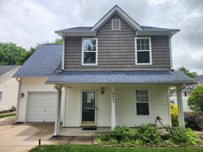 Building Photo - Room in House on Meadowcreek Village Dr
