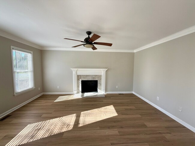 Photo - Three bedroom, 2 bath house in Elon