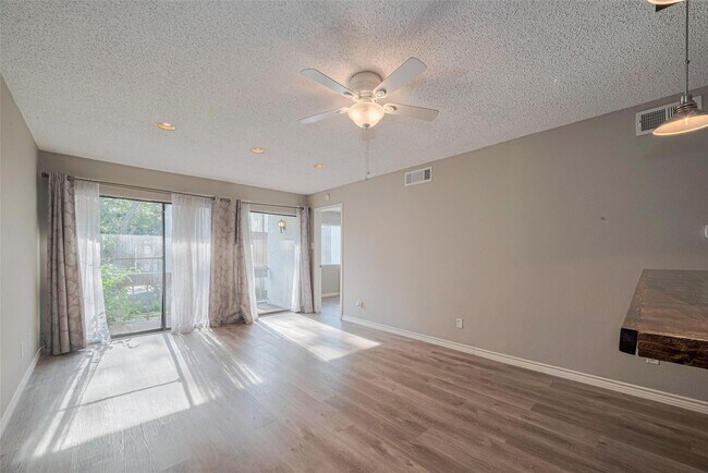 Photo - 12100 Melville Dr
