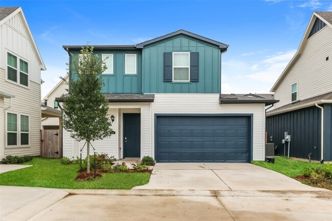 Building Photo - 9835 Willow Creek Commerce Dr