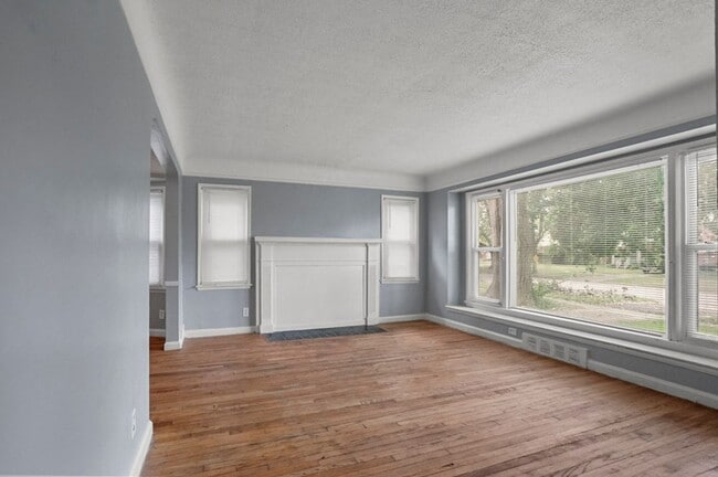 Photo - 19356 Westmoreland- 3 BED & 1.5 BATH FOR RENT