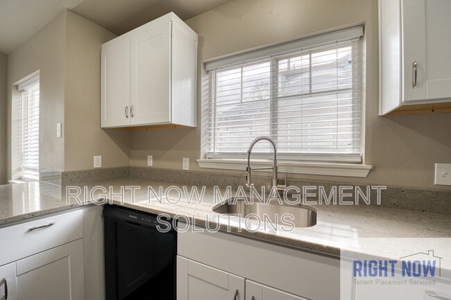 Photo - 2318 S Shoshone St