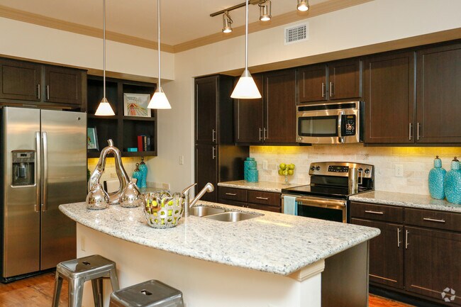 Photo - Valencia Place Apartments
