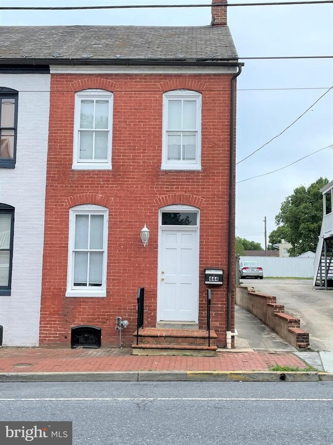 Photo - 444 W South St Townhome