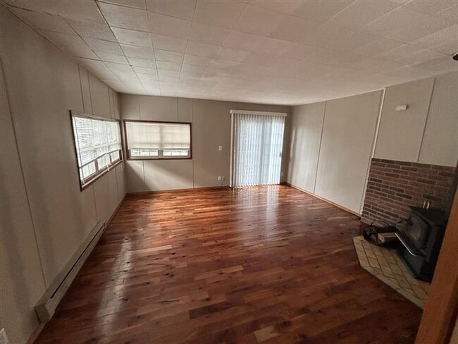 Photo - Two Bedroom One Bathroom House for Rent with Large Yard