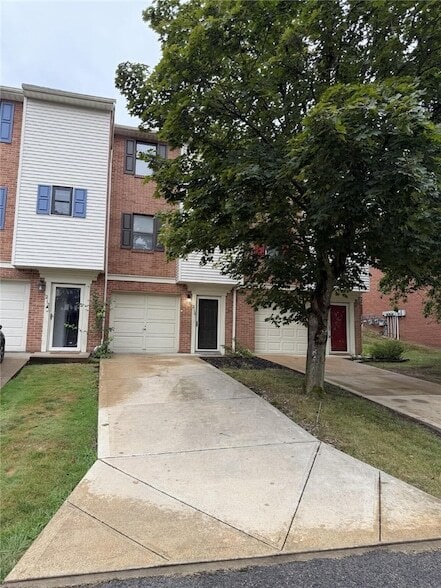 Photo - 210 Woodhaven Dr