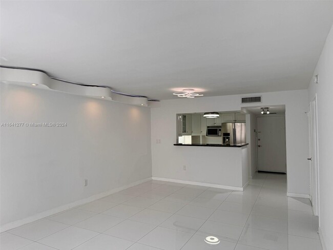 Photo - 1239 Alton Rd Condominio Unidad 611