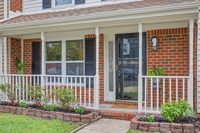 Photo - 2423 Rennie Dr