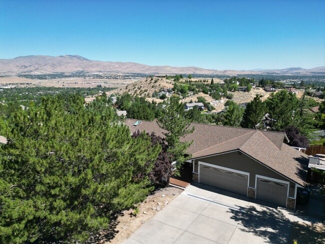Photo - Spacious 5 Bedroom Home With Valley Views In SW Reno!