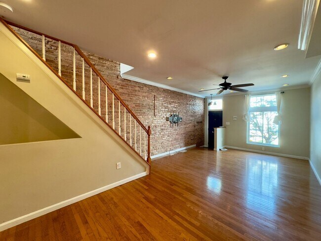 Photo - 415 S Bouldin St