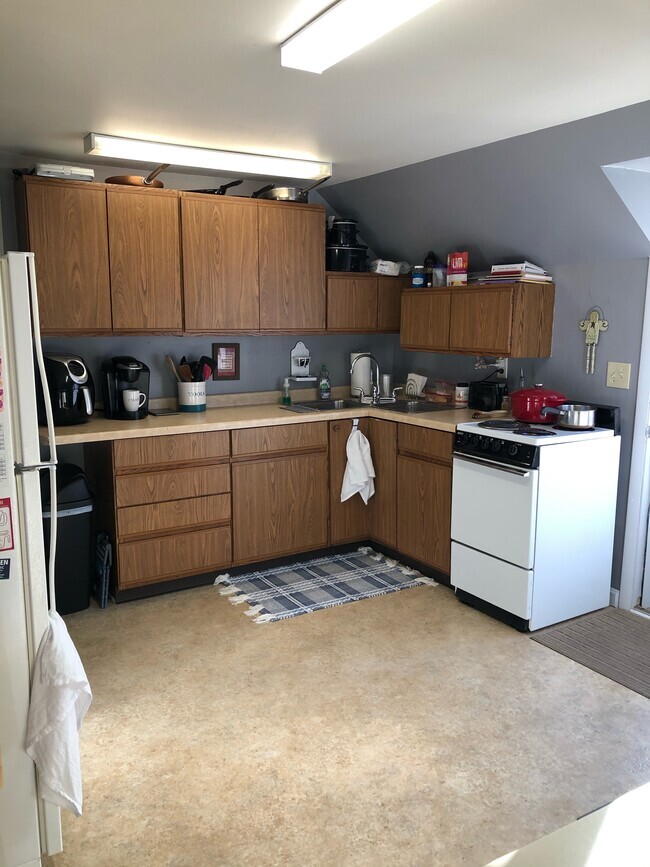 Building Photo - 17286 Hope Rd Unit Upper Rental