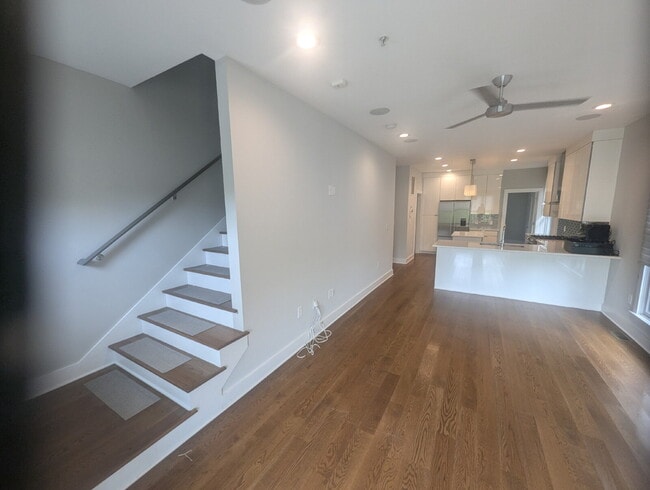 Photo - 3 BD / 3 BA Newer Row Home for Lease in Ha... Unit B