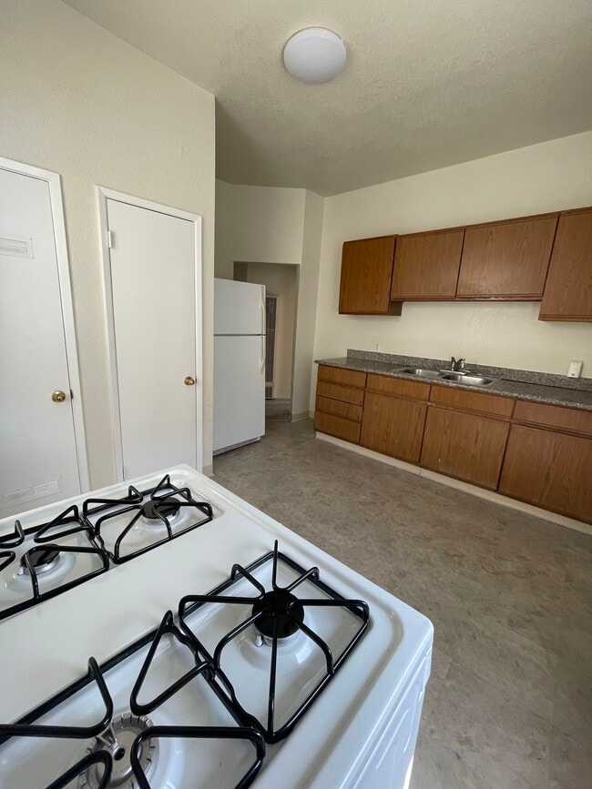 Photo - 5th St Apartments