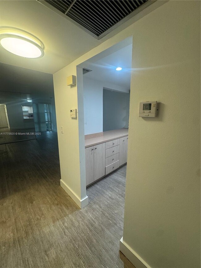 Photo - 17570 Atlantic Blvd