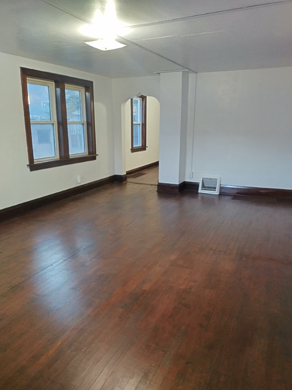 Photo - 1525 Clough Ave