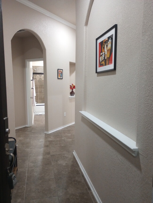 Photo - Room in House on Arabian King