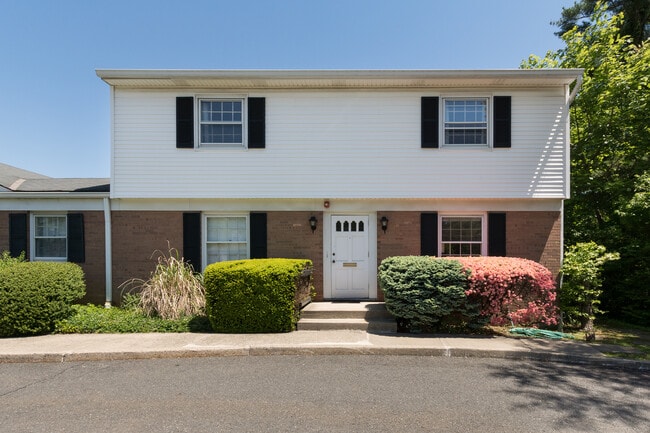 Photo - 211 N Harrison St