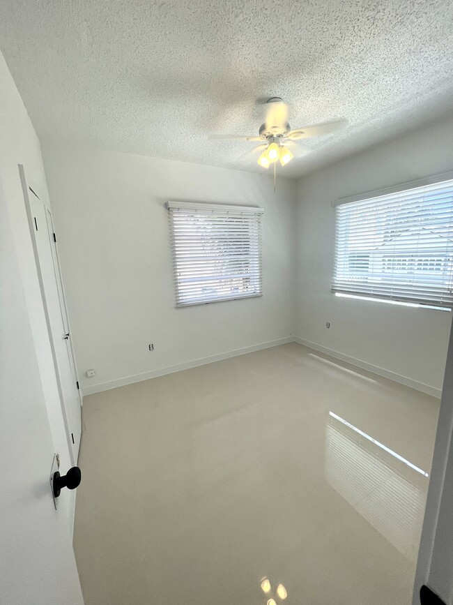 Photo - 1931 SW 17th Ct