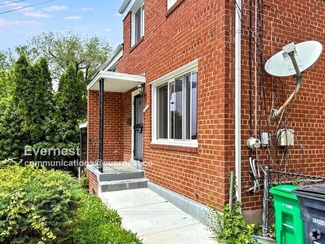 Building Photo - 3620 Dixon St Rental