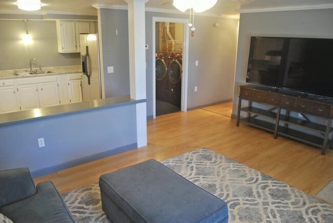 Photo - 209 Carsley Rd Unidad A