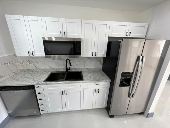 Photo - 2441 NW 32nd St Unit 1