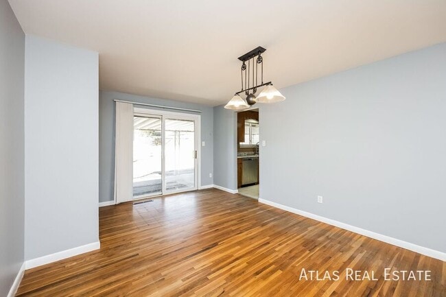 Photo - 2106 Glenn Summer Rd