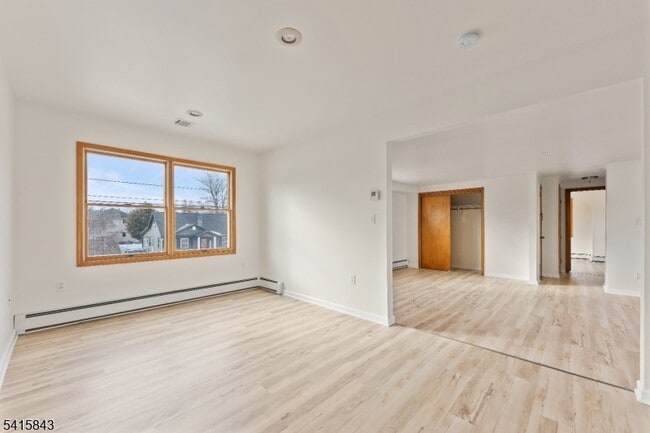 Photo - 190 Martin Ave