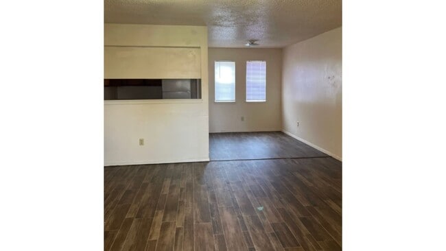 Photo - 1201 Edmiston Dr