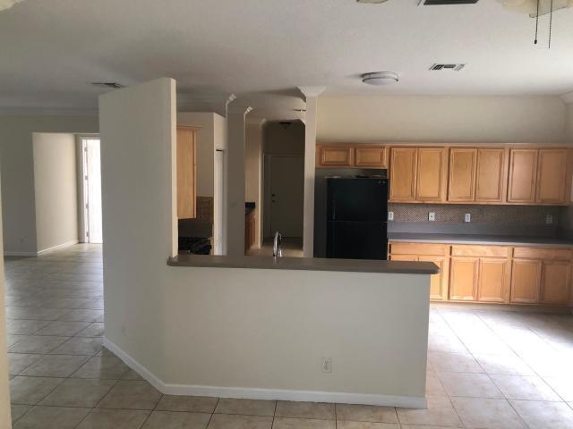 Photo - 147 Kensington Way