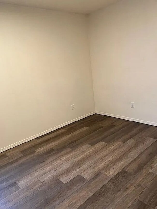 Photo - 839 S Division St Unidad 1